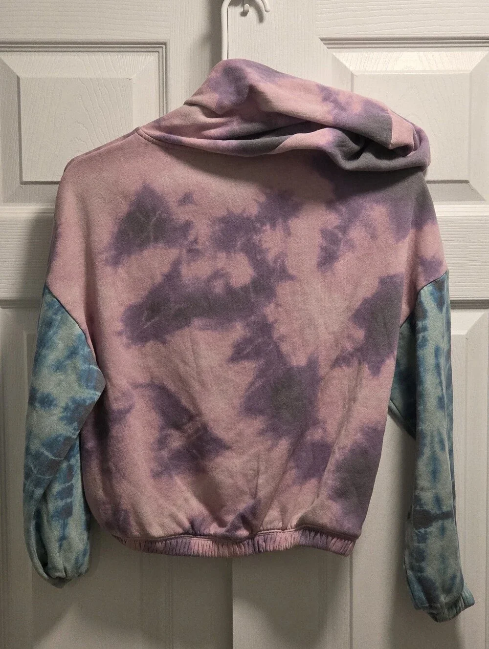 Justice Girls Snoopy World Tour tie-dye hoodie Size Medium - Peanuts